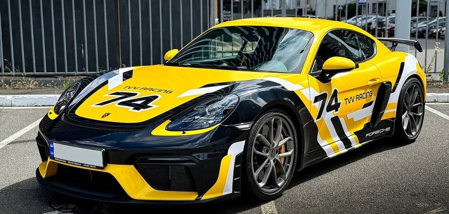 Porsche Cayman GT4 livery